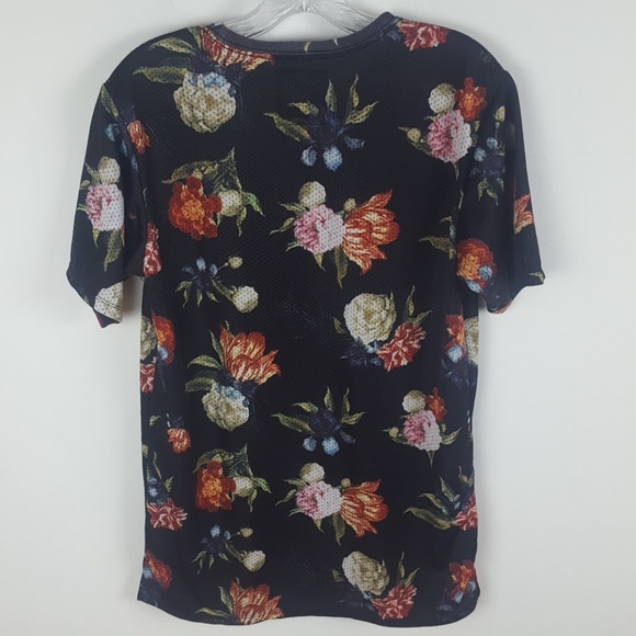 On The Byas Shirt - Picture 4 of 8